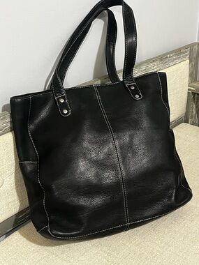 Le Donne Classic Black Leather Tote with Contrast Stitching EUC
